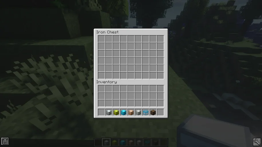 Upgraded Chest with more storage space from the Iron Chests Mod