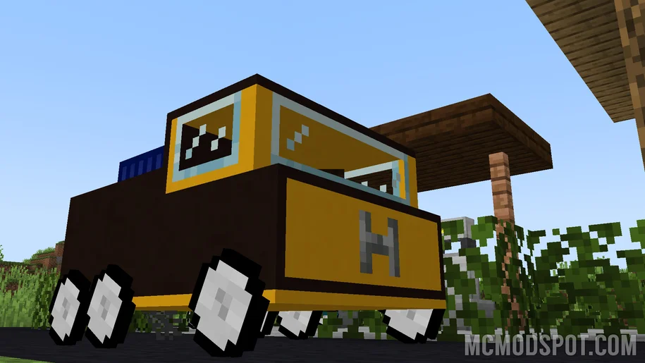 An oil truck in Minecraft from the Ultimate Car mod